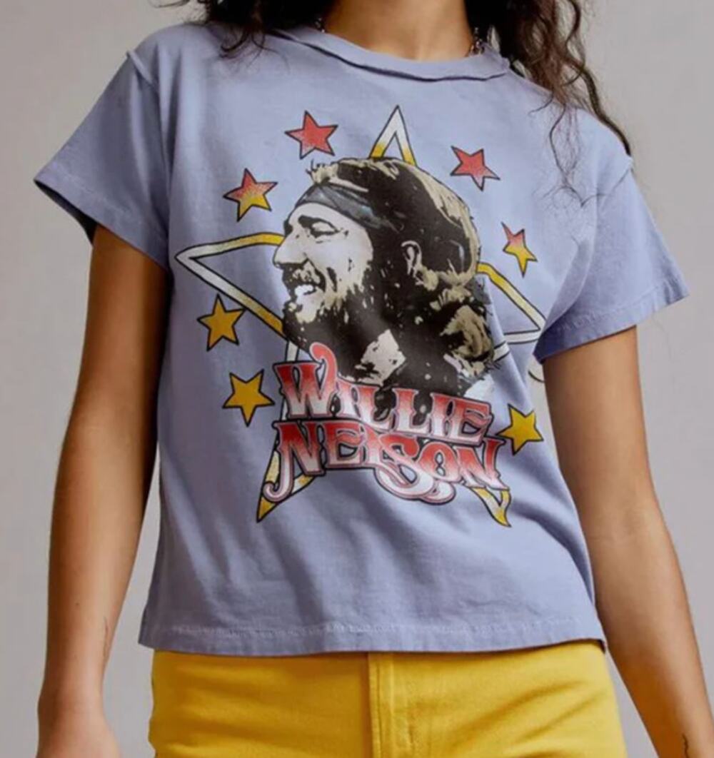 Daydreamer Willie Nelson In Stars Reverse Girlfriend Tee Size XL NWT